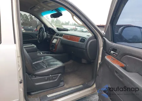 2007 Chevrolet Suburban 1500 Lt z USA, uszkodzony, nr VIN 3GNFC16J27G102386